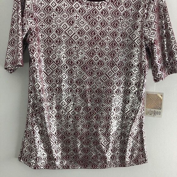 Lularoe Elegant Gigi Size Large Shirt Red Silver Aztec Pattern Rare Holiday - Picture 3 of 15